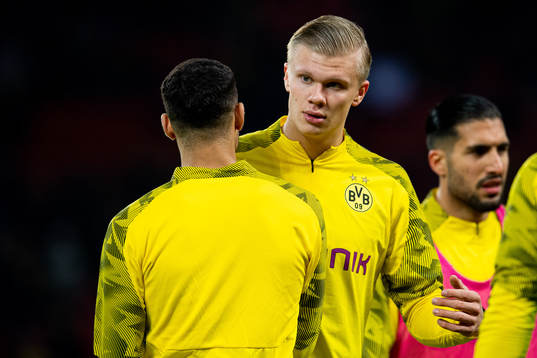 Erling Braut Haaland of Borussia Dortmund warms up