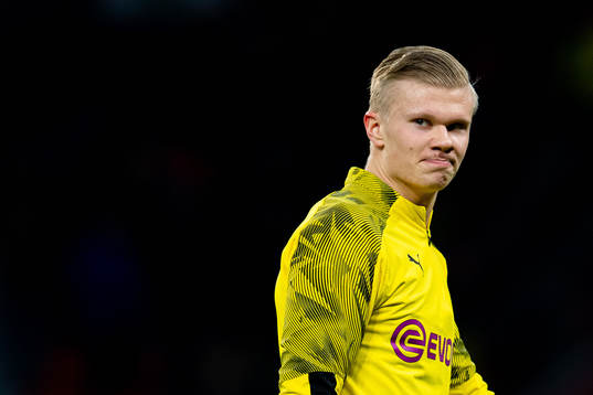 Erling Braut Haaland of Borussia Dortmund warms up
