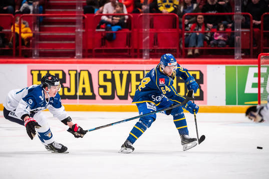 Arttu Ilomäki of Finland and Jonathan Pudas of Sweden