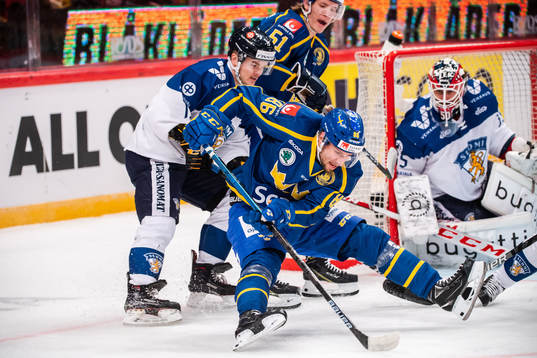 Jarkko Parikka of Finland and Mathias Bromé of Sweden