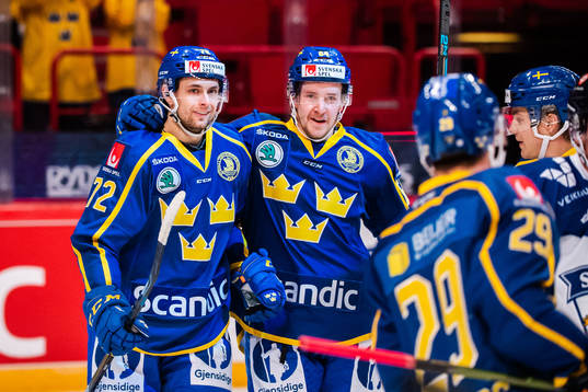 Daniel Zaar celebrate with Jonathan Pudas of Sweden
