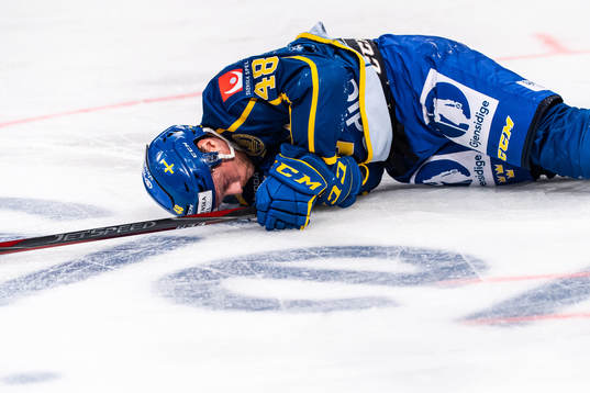 Carl Klingberg of Sweden in pain