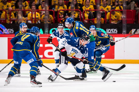Dennis Everberg of Sweden and Juhani Tyrväinen of Finland