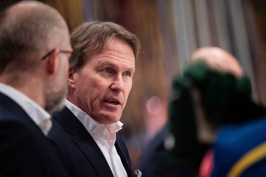head coach Johan Garpenlöv of Sweden