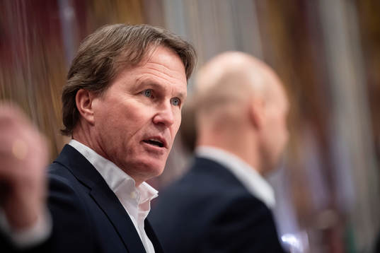 head coach Johan Garpenlöv of Sweden