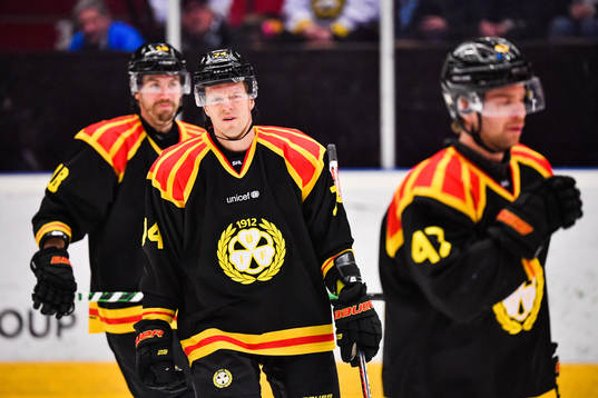Brynäs Nicklas Danielsson deppar