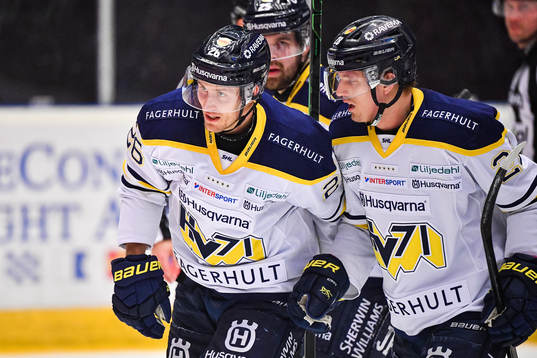 s Alexander Bergström och Linus Sandin jublar