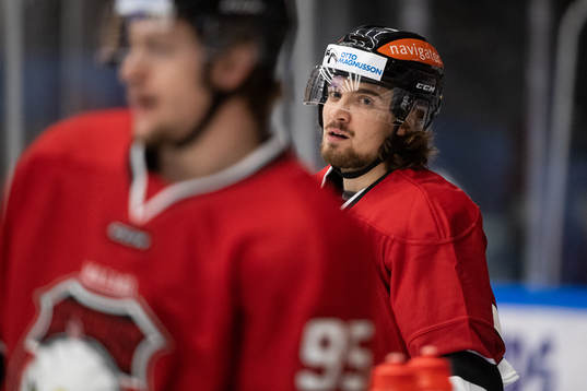 Malmö Redhawks Adam Brodecki innan ishockeymatchen i SHL