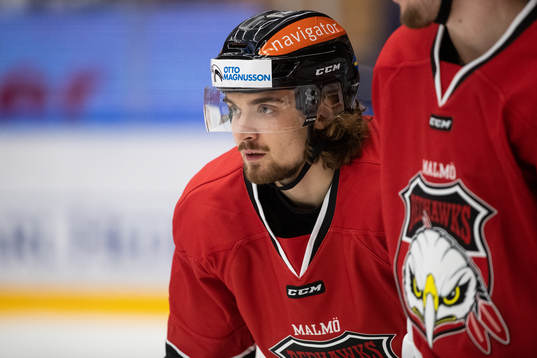 Malmö Redhawks Adam Brodecki innan ishockeymatchen i SHL