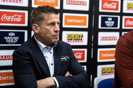 Leksands tränare Ulf Samuelsson  vid presskonferens