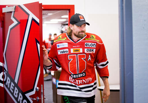 Örebros Stefan Warg går ut ur omklädningsrummet