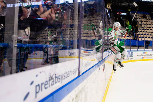 Rögles Simon Ryfors jublar