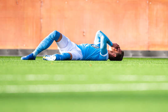Malmö FFs Sören Rieks har ont