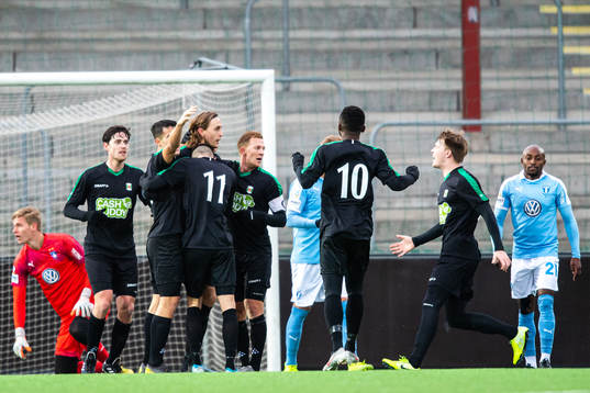 Varbergs spelare jublar