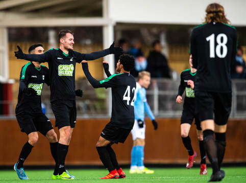 Varbergs Albert Ejupi jublar