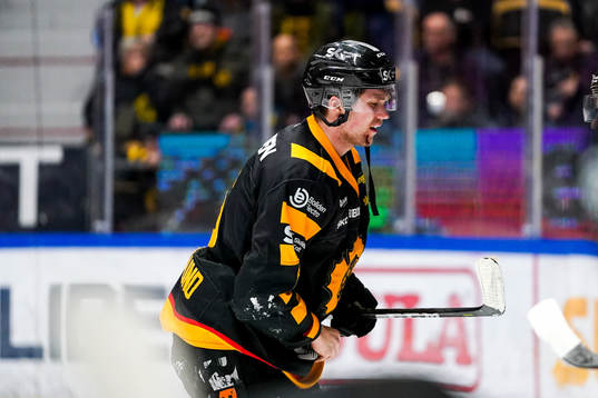 Skellefteås Filip Berglund utgick skadad