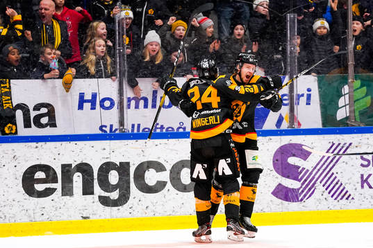 Skellefteås  Jonathan Pudas och Andreas Wingerli  jublar