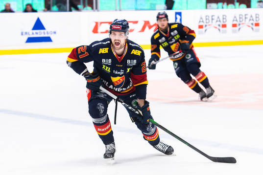 Djurgårdens Patrik Berglund reagerar