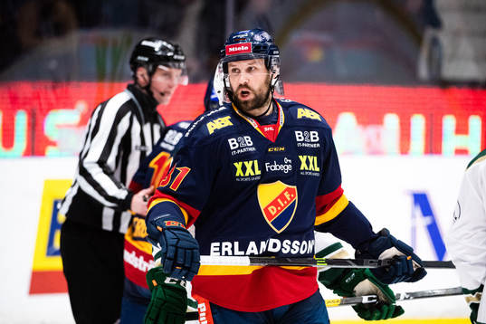 Djurgårdens Dick Axelsson reagerar