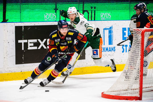 Djurgårdens Linus Hultström och Färjestads Albin Eriksson