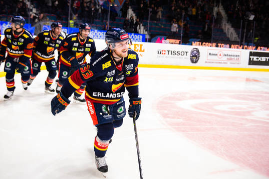Djurgårdens Linus Hultström jublar