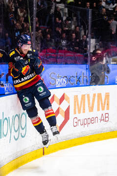 Djurgårdens Linus Hultström jublar