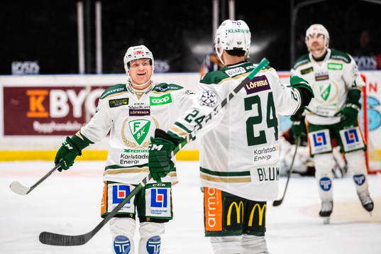 Färjestads Marcus Nilsson jublar med Jonathon Blum