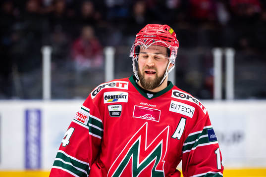 Modos Henrik Björklund deppar