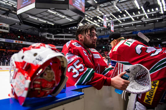 Modos målvakt Patrik Bartosak