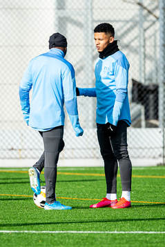 Malmö FFs Romain Gall i samtal med Fouad Bachirou
