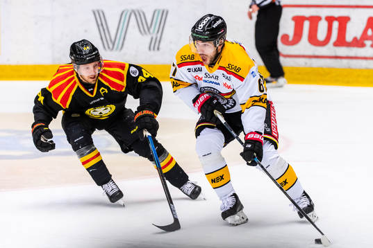 Brynäs Jacob Blomqvist och Luleås Konstantin Komarek