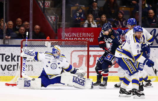Linköpings Jaakko Rissanen gör mål 2-1 på Leksands