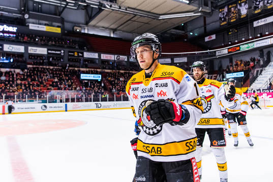 Luleås Petter Emanuelsson jublar