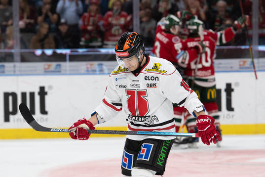 Örebros Shane Harper deppar