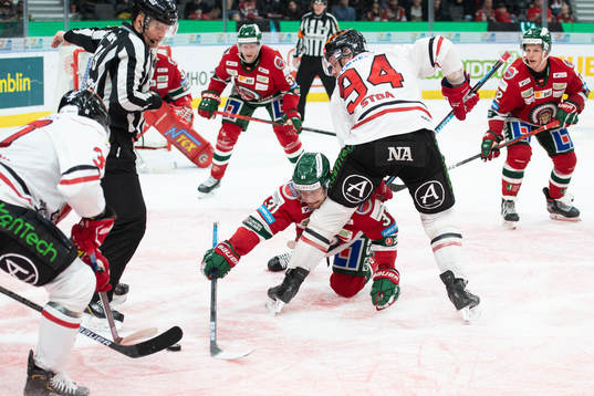 Frölundas Nicklas Lasu och Örebros Ryan Stoa