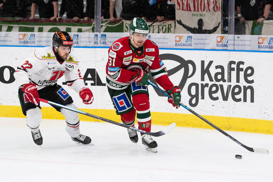 Örebros Jonathan Andersson och Frölundas Nicklas Lasu