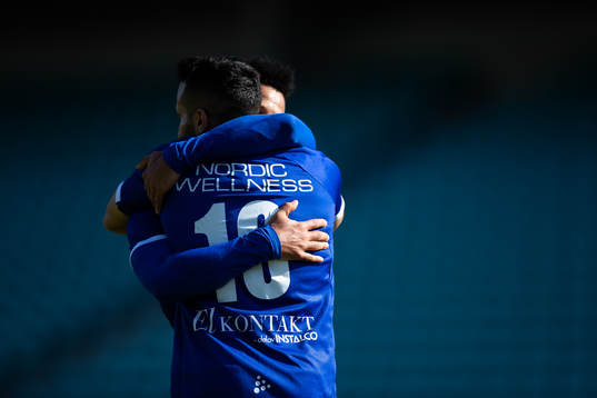 Sargon Abraham of IFK Göteborg celebrates scoring 1-0 with