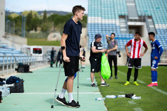 Emil Holm of IFK Göteborg with crutches