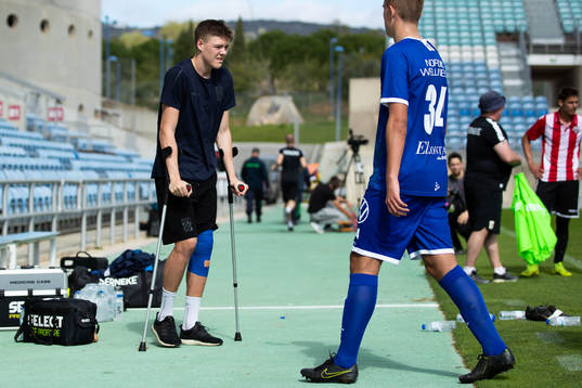 Emil Holm of IFK Göteborg with crutches