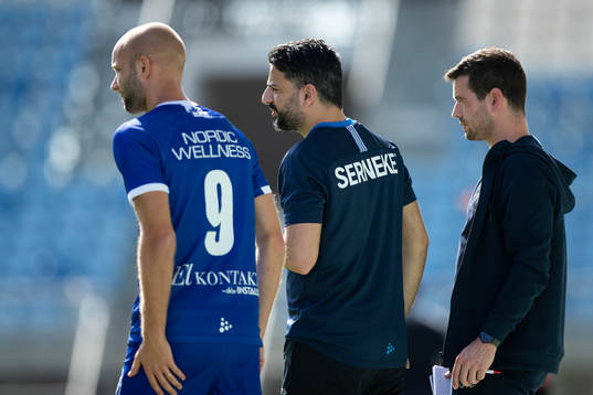 Robin Söder, head coach Poya Asbaghi and assistant coach