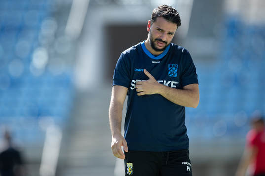Head coach Poya Asbaghi  of IFK Göteborg