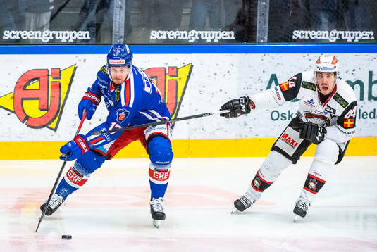 Oskarshamns Jonas Engström och Malmö Redhawks Jesper