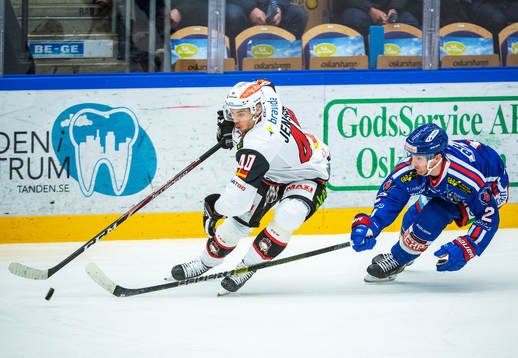 Oskarshamns Mathew Bodie och Malmö Redhawks Jesper Jensen