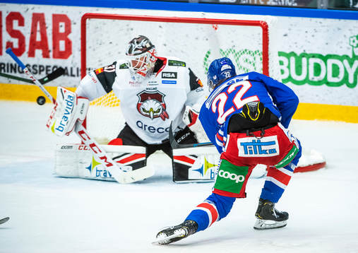 Oskarshamns John Dahlström och Malmö Redhawks målvakt