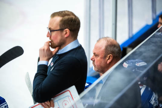 Oskarshamns tränare Per-Erik Johnsson och assisterande