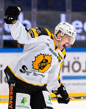 Skellefteås Patrik Norén jublar