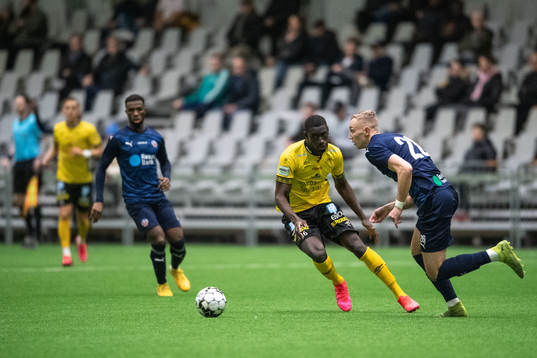 Elfsborgs Marokhy Ndione och Helsingborgs Charlie Weberg