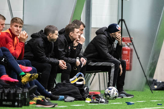 Helsingborgs tränare Olof Mellberg deppar