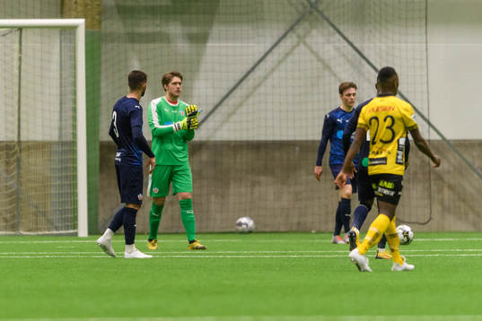 Helsingborgs målvakt Kalle Joelsson deppar