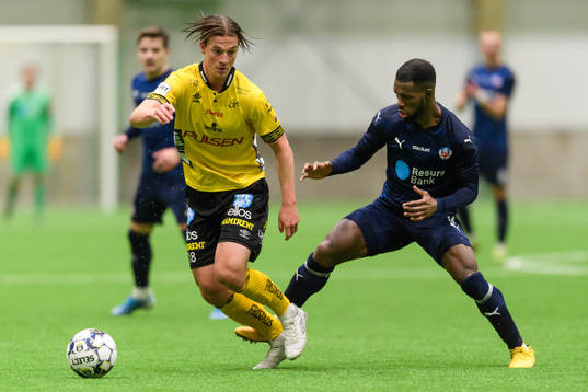 Elfsborgs Simon Olsson och Helsingborgs Mohammed Abubakari